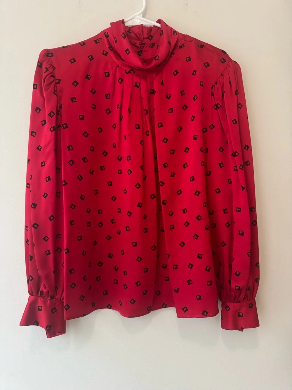 Vintage L.N. Robert’s 100% Silk Red Black Long Sleeve Turtleneck Blouse Artsy 14 - Picture 1 of 9